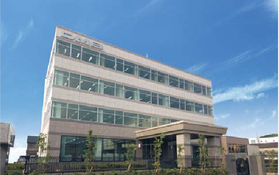 平成20年4月に完成した本社ビルです。